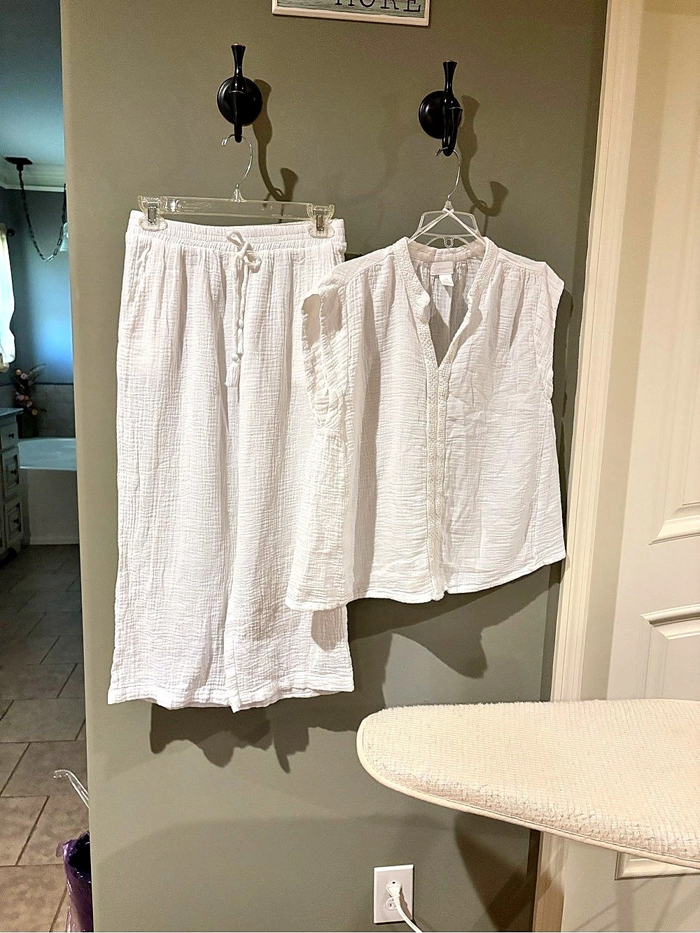 Japna Splendid Gauze  Set White Medium Like New